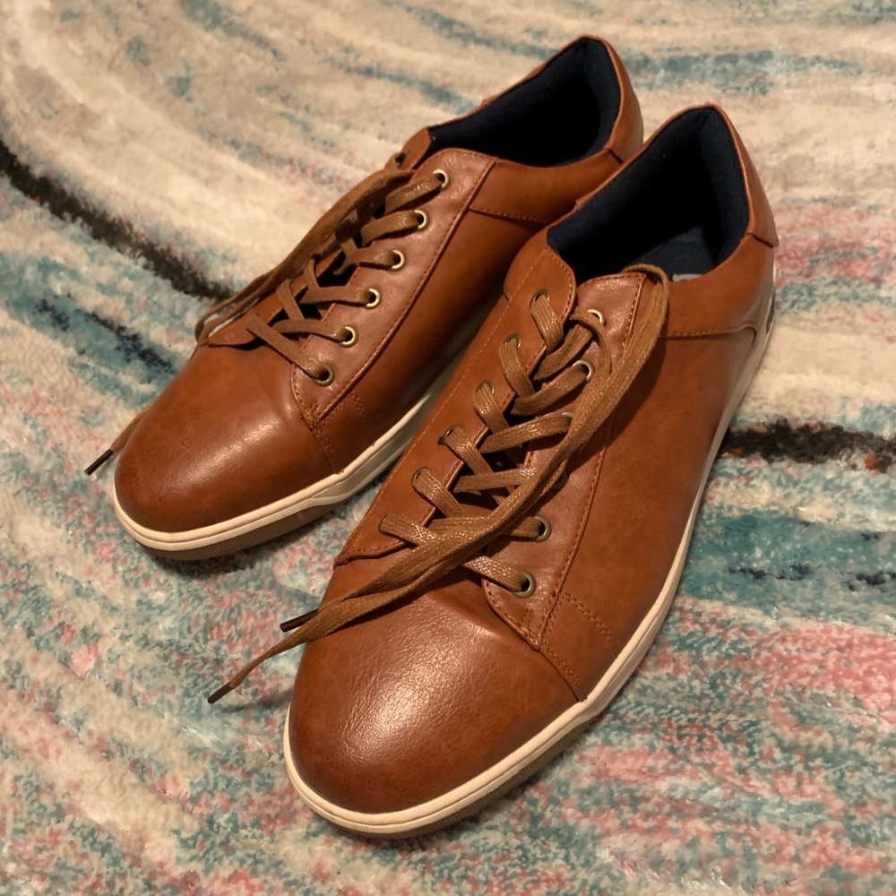 Men’s sneakers size 14